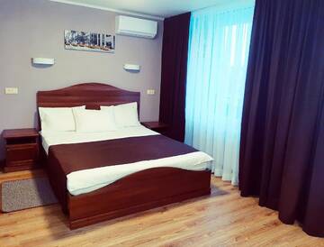 Улучшенный люкс в Отеле Tourist Hotel